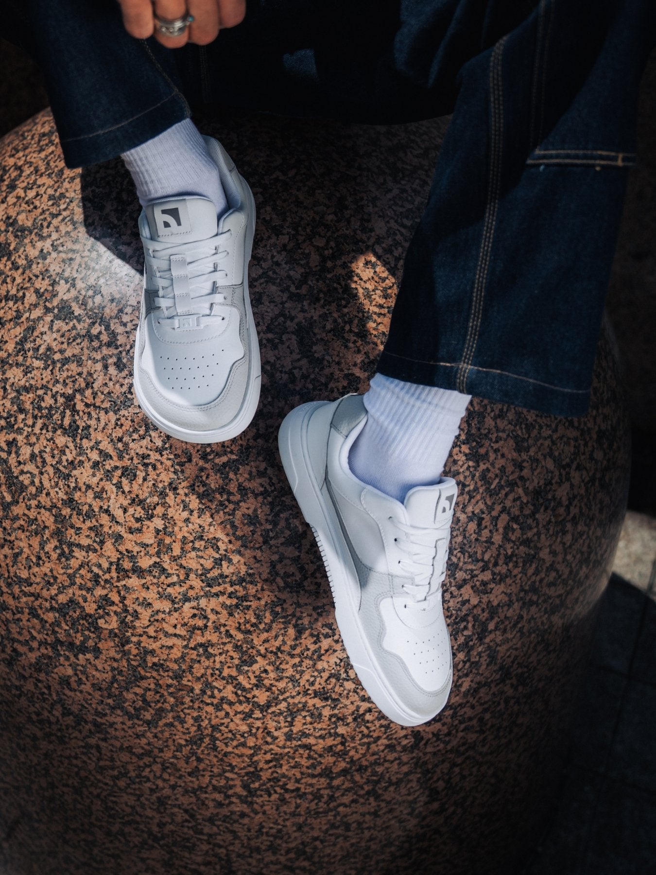Barebarics Zing - White & Light Grey